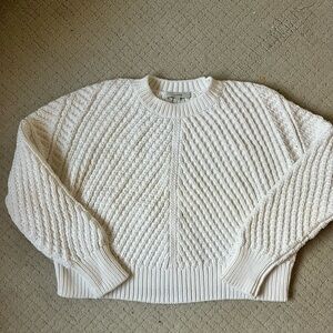 Vince Textured White Crew Neck handknit sweater Small